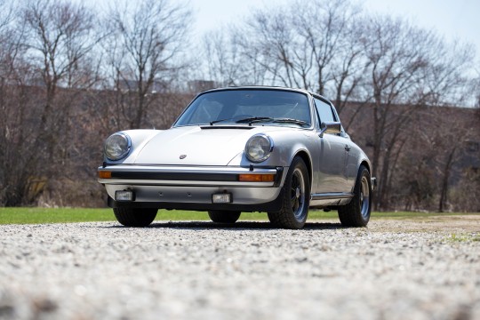 911