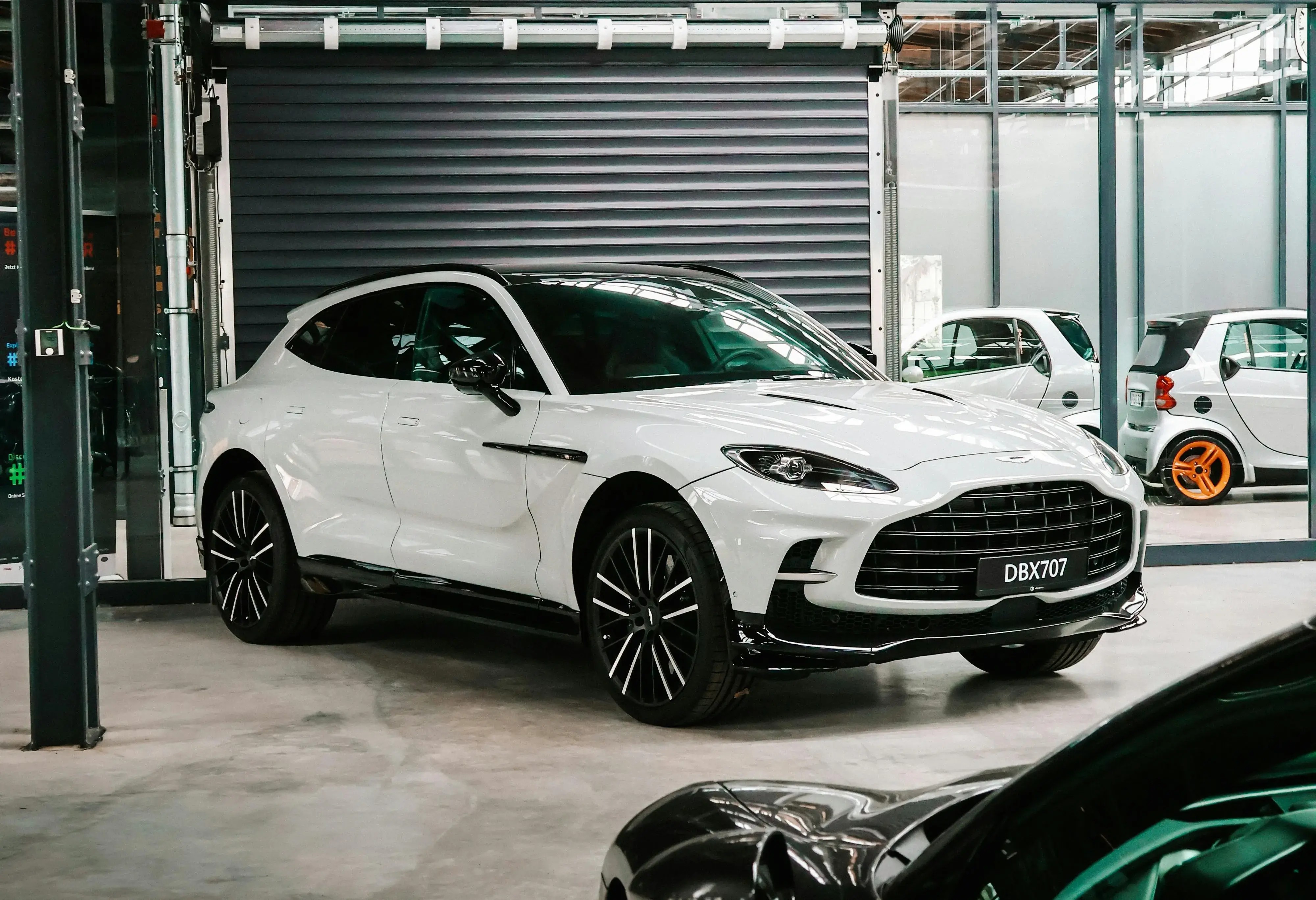 Aston Martin DBX Mecanicus Paris